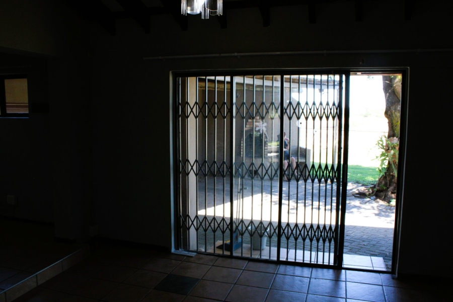 6 Bedroom Property for Sale in Gonubie Eastern Cape